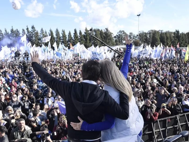 Kicillof relanzó “Movimiento al Futuro” con fuertes críticas a Milei